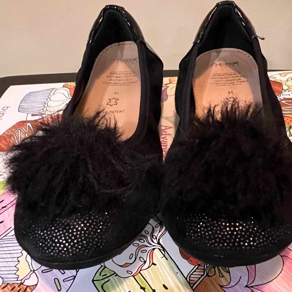 Geox eur size 31 black flats breathable, antibacterial, antishock, chromium free